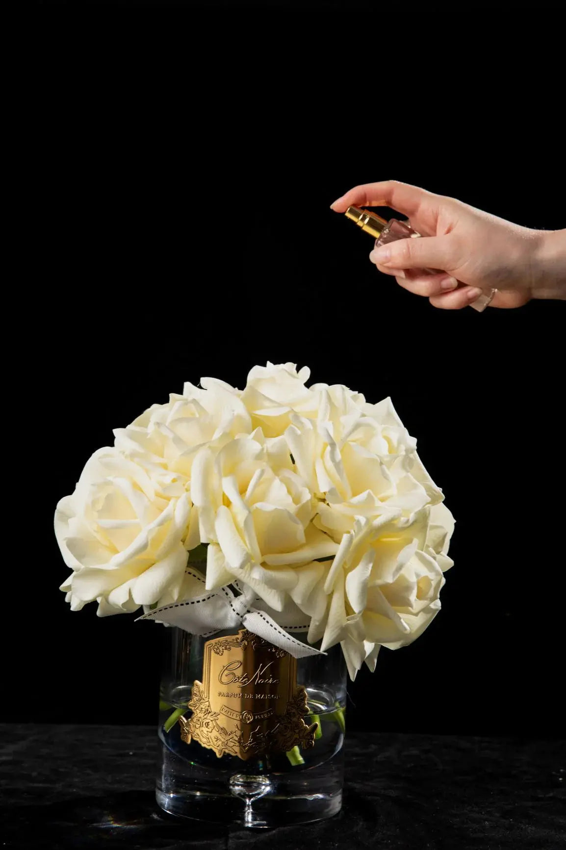Grand Bouquet Champagne Gold Badge - Burgundy Box - LTW05 -  Cote Noire -  Armani Gallery