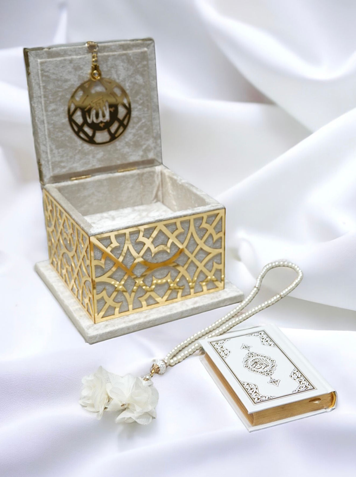 Small Velvet Quran Box Set 9 x 12cm (Quran,Beads)