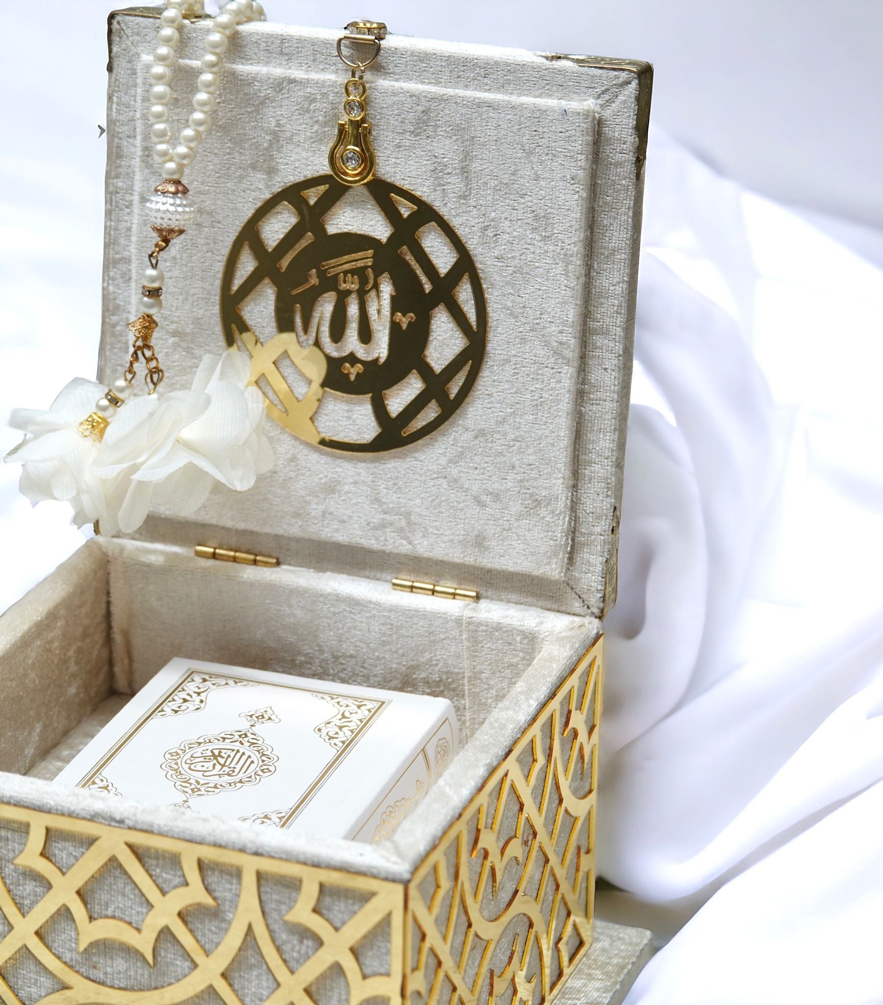Small Velvet Quran Box Set 9 x 12cm (Quran,Beads)
