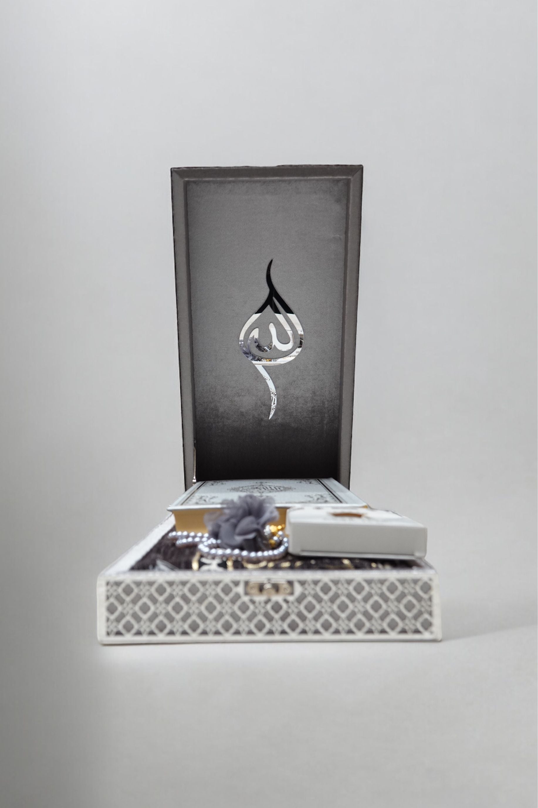 Velvet Quran Box Set 14 x 20cm (Quran,Rug, Beads, Perfume)